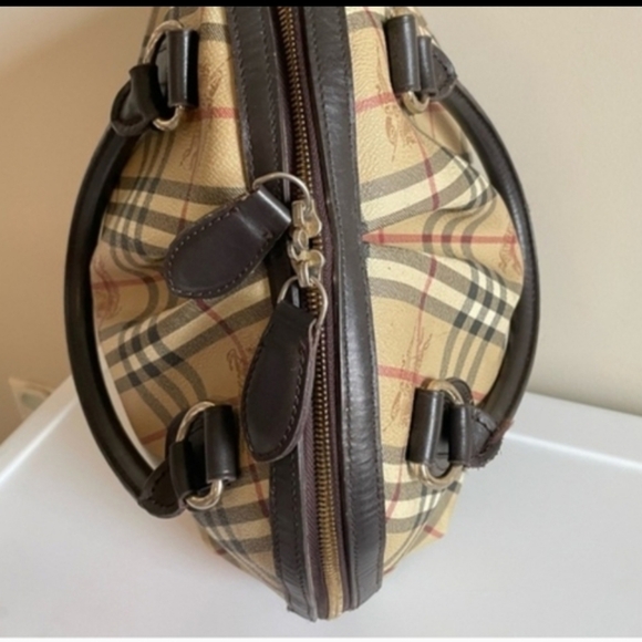 Burberry Haymarket Hand Bag Super Condition Medium Size Inside Clean - Picture 3 of 5
